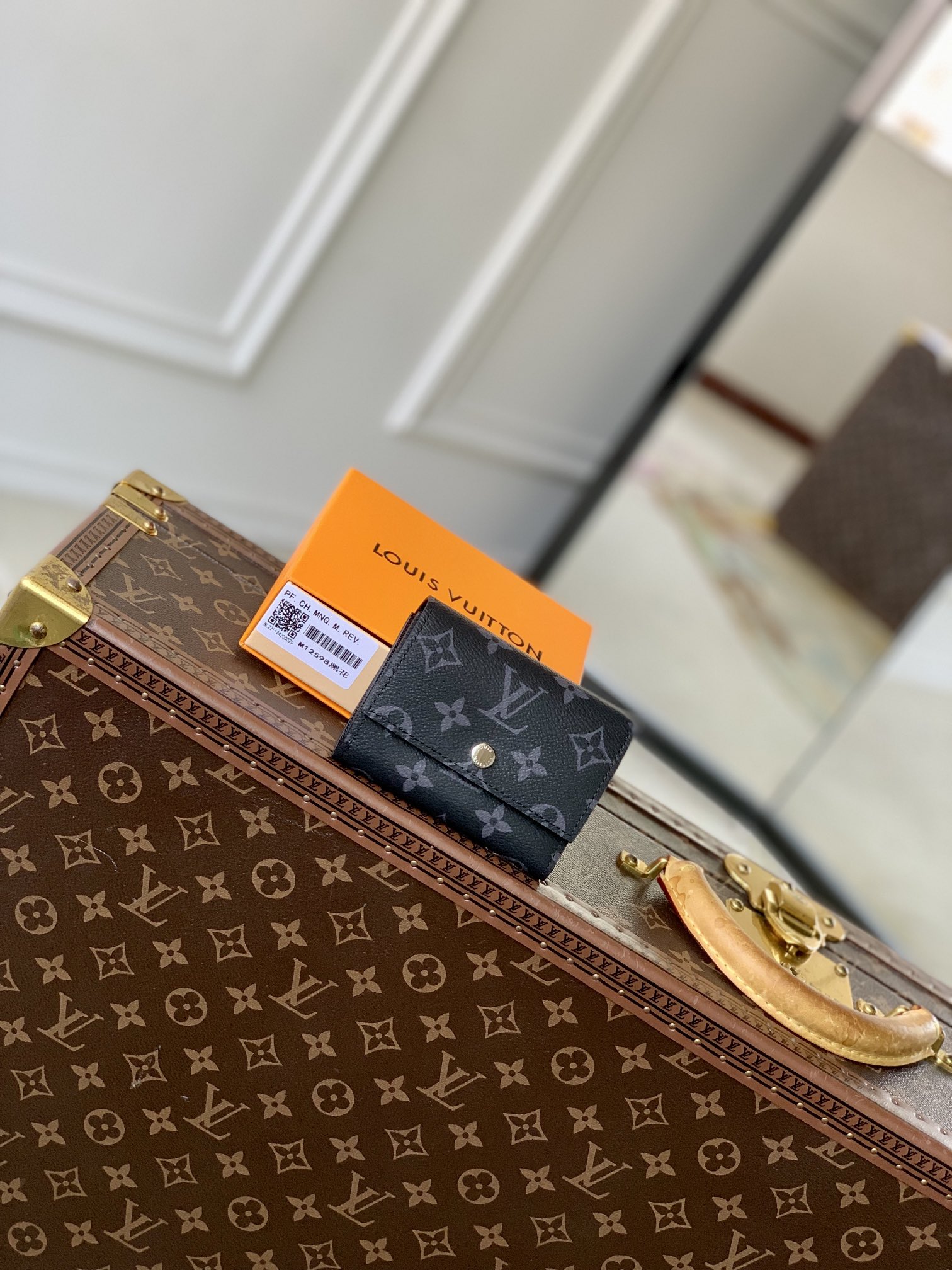 l0*is V*t0nvictor wallet-m12598-11.5 x 9 x 2.5cm