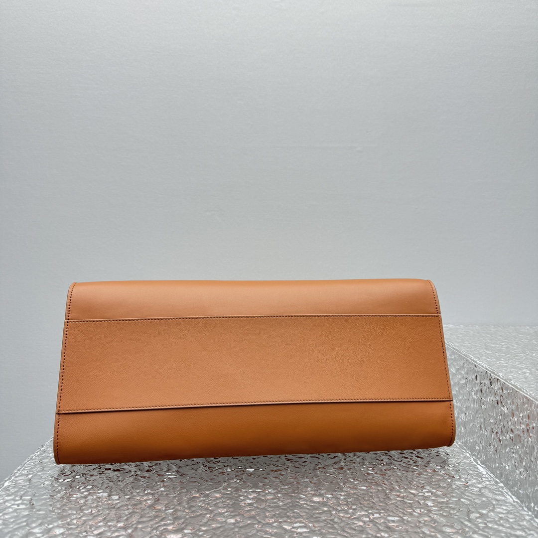 T*e R0w margaux eq clutch-43*20*24cm