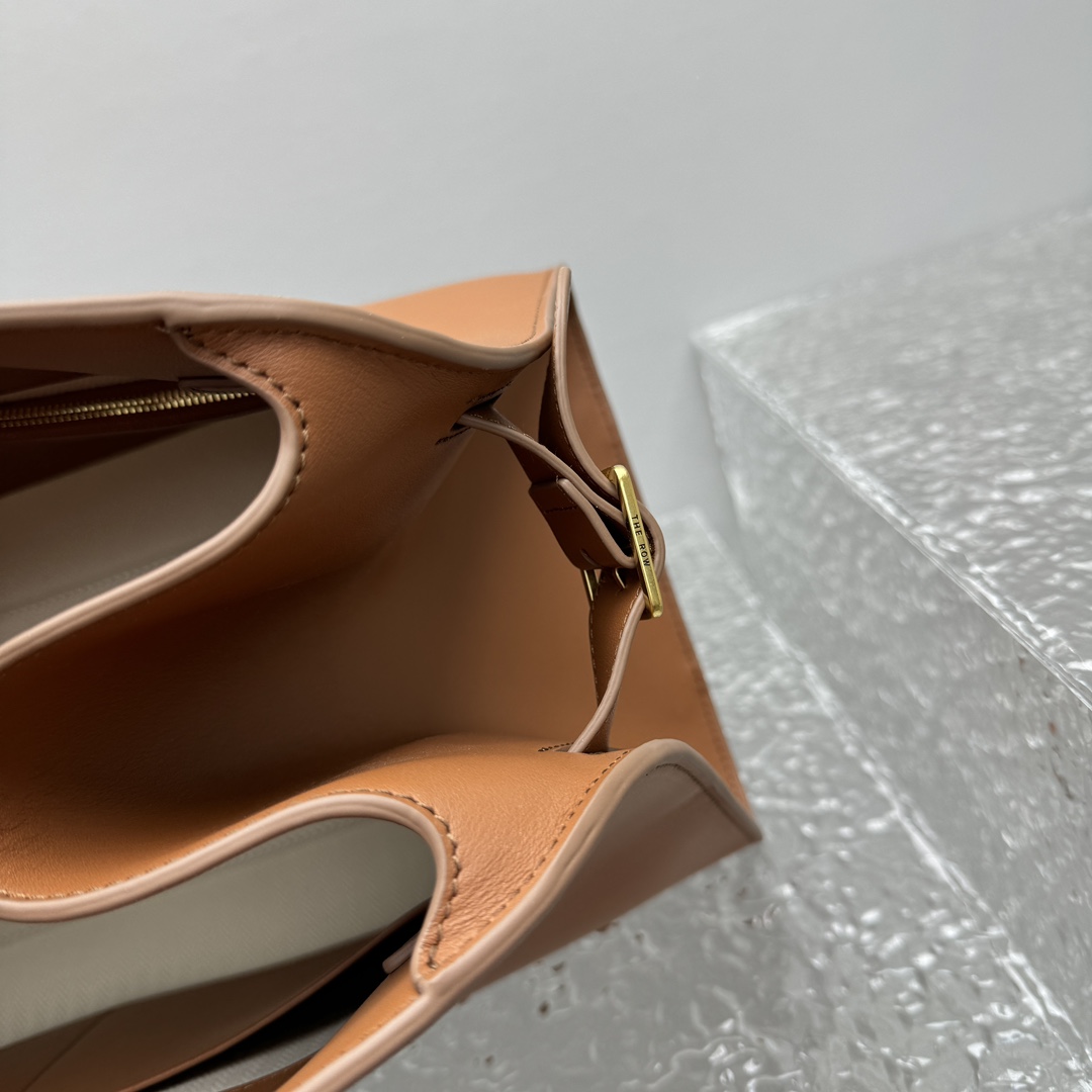 T*e R0w margaux eq clutch-43*20*24cm