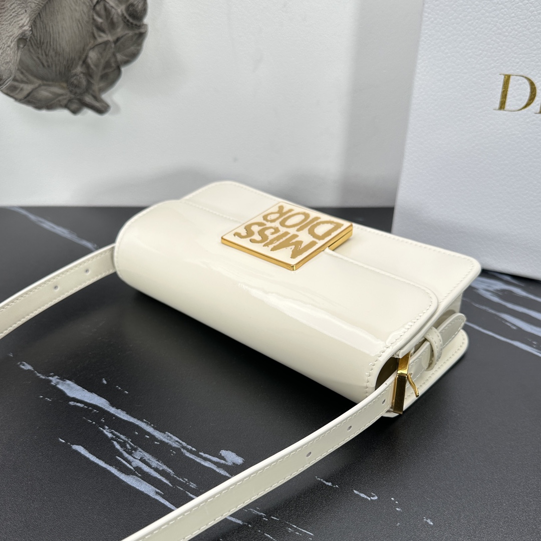 D*or miss D*or allover bag-22*11*6cm