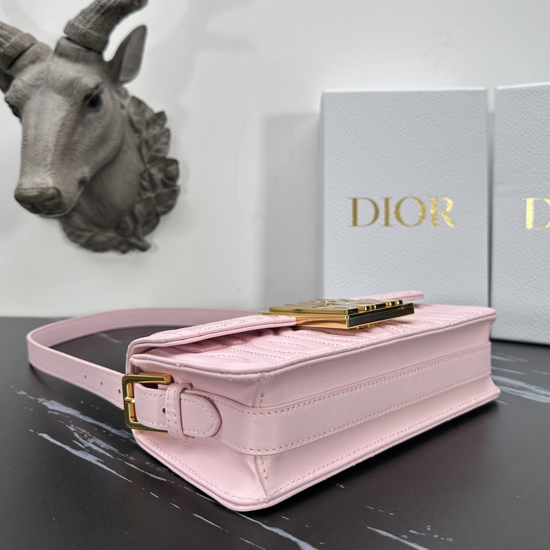 D*or miss D*or allover bag-22*11*6cm