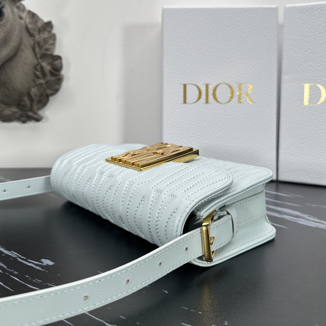 D*or miss D*or allover bag-22*11*6cm