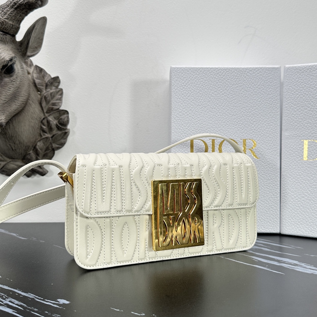 D*or miss D*or allover bag-22*11*6cm