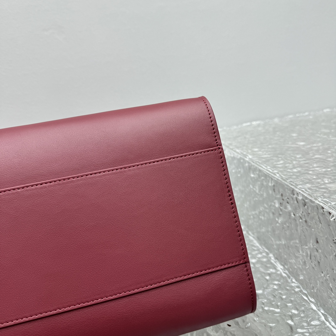 The R0w margaux eq clutch-43*20*24cm