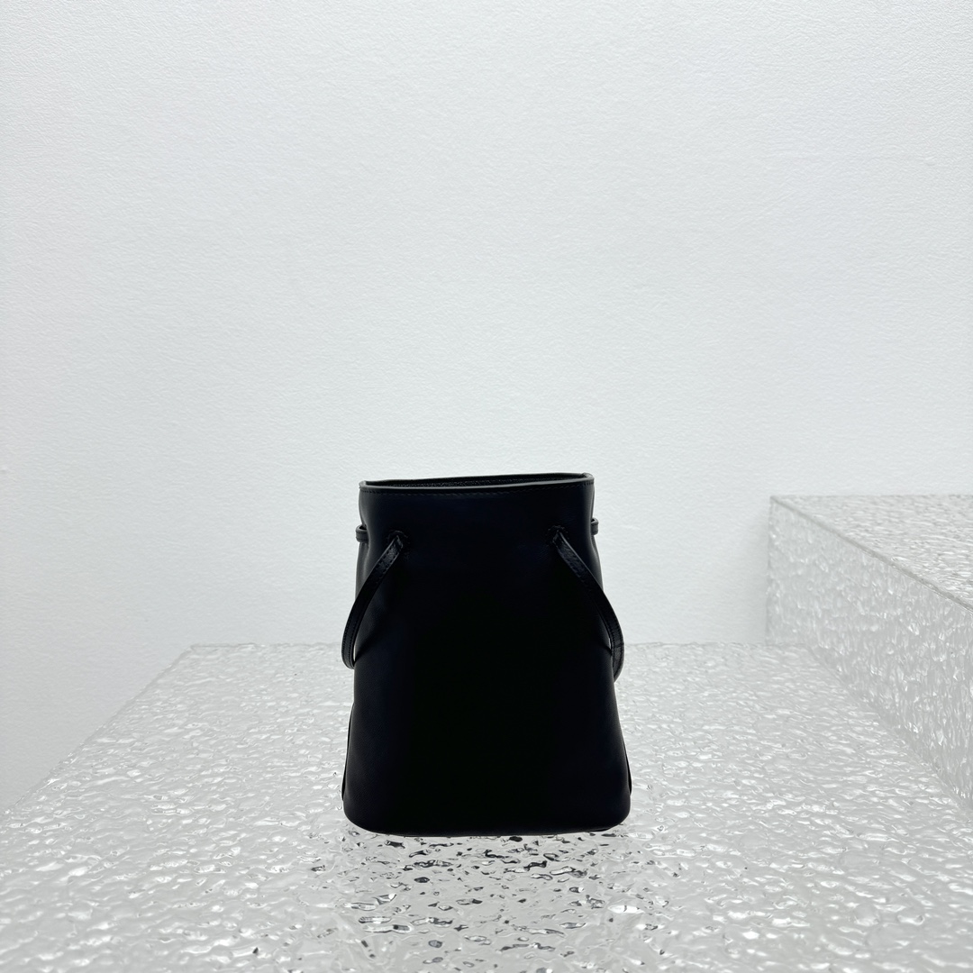 M1um1u nappa bag -14*17*6cm