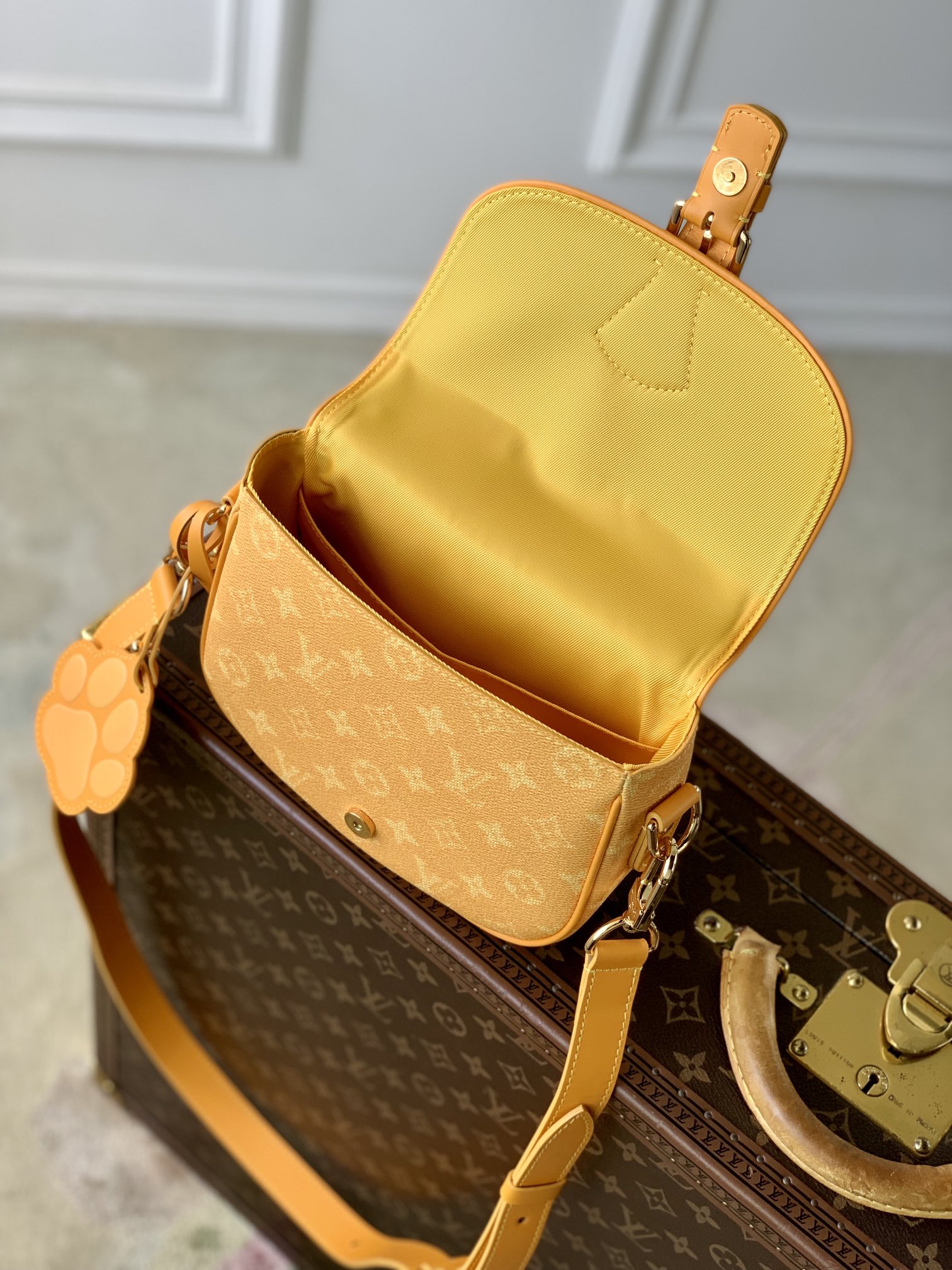 l0vis Vvtt0n montsouris bag-m47060-20 x 17 x 7cm