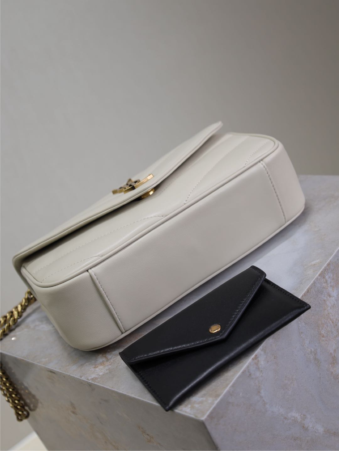 Y51 loulou bag- 24cm