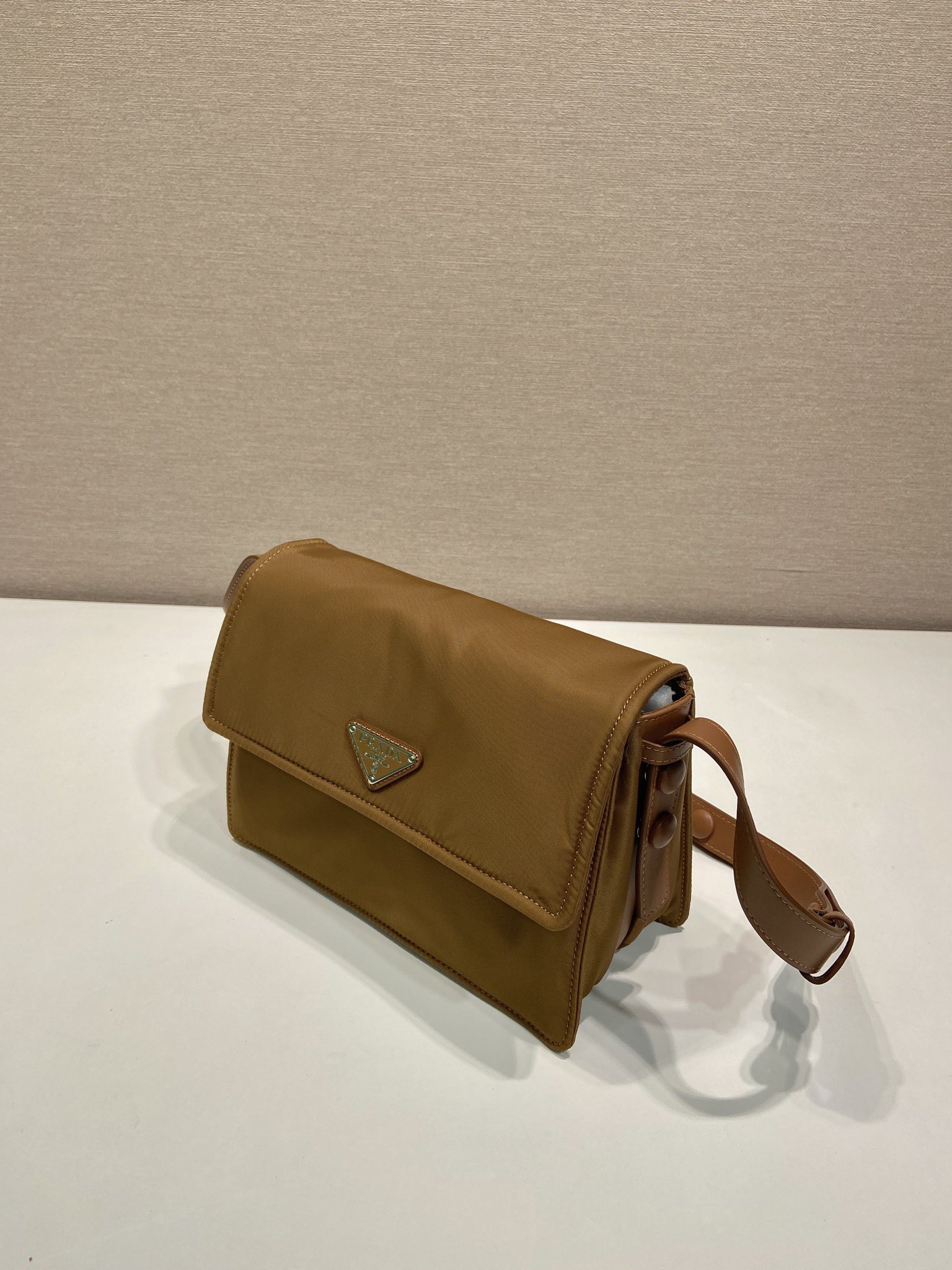 Prad Padded Re-nylon Shoulder Bag 1BD258-23.5x18x11CM