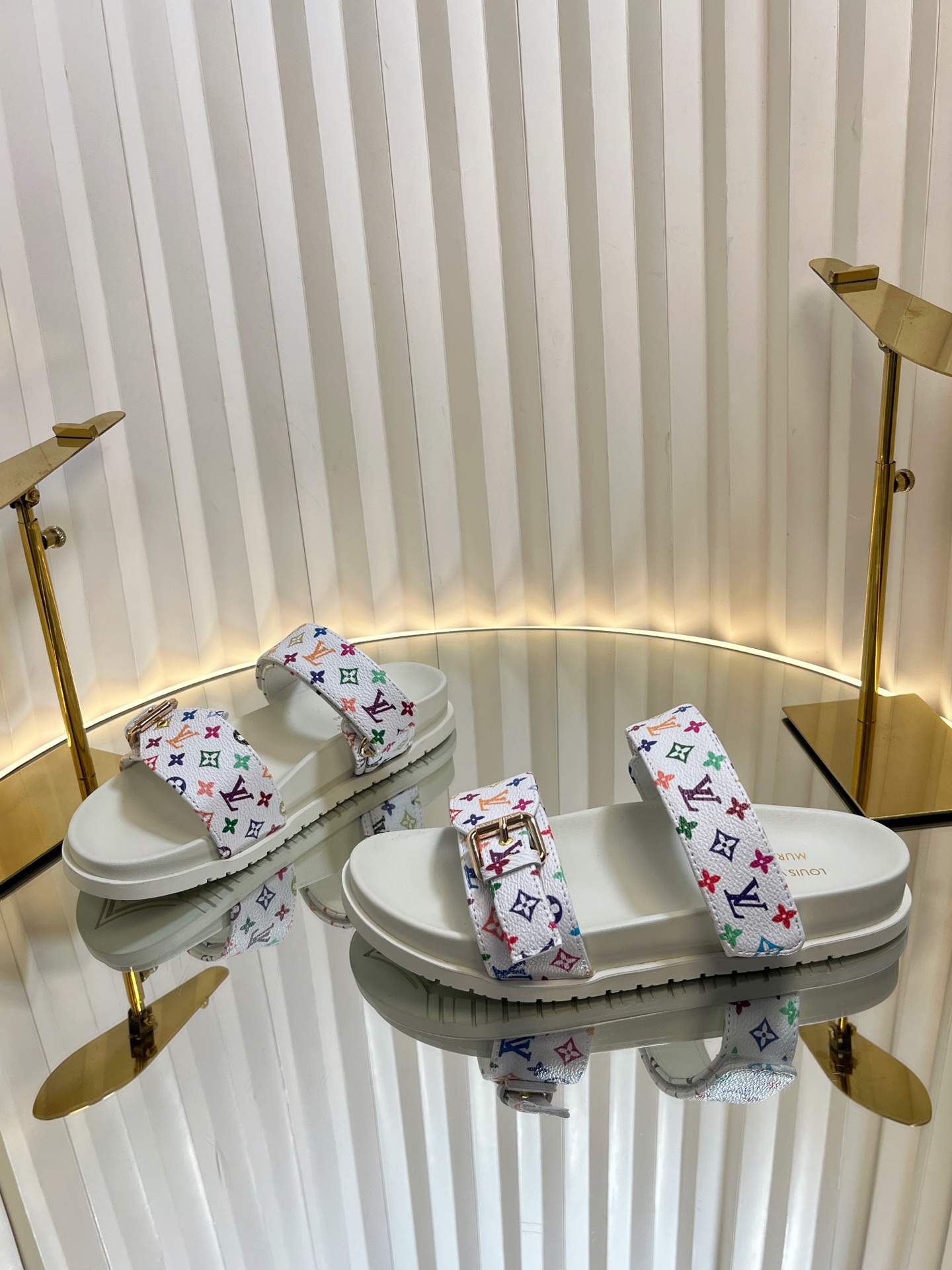 l0vis Vvtt0n sandals-3cm