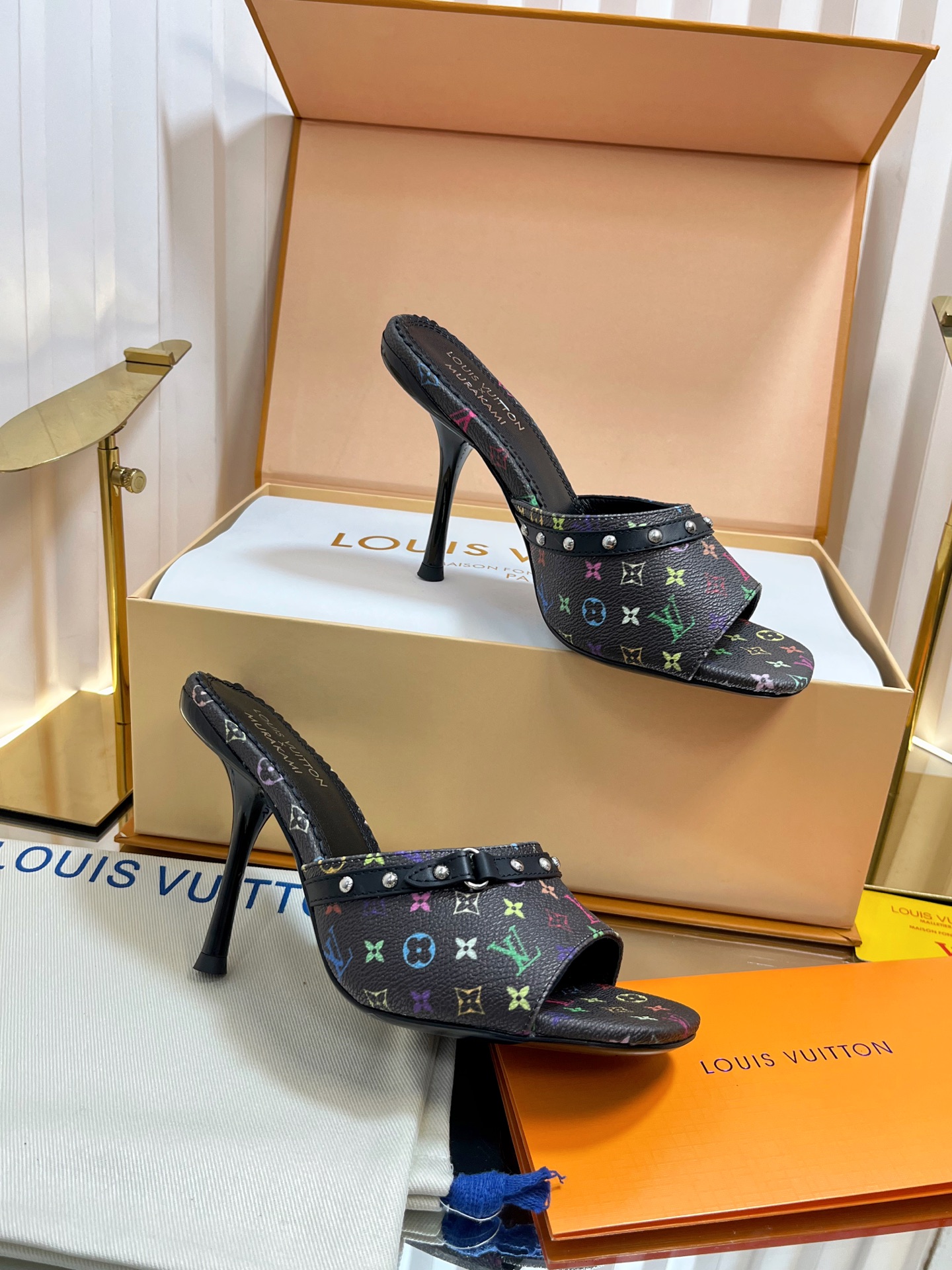l0vis Vvtt0n sandals-9cm