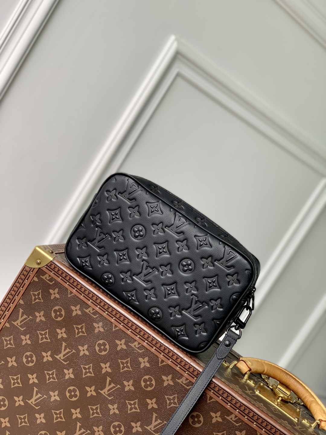 l0vis Vvtt0n pochette kasai -24.5 x 15.5 x 6cm