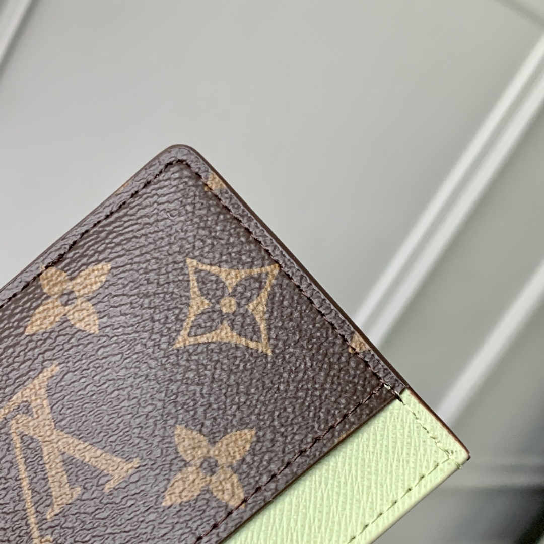 l0vis Vvtt0n cherry blossom wallet-7 x 0.5 x 11cm