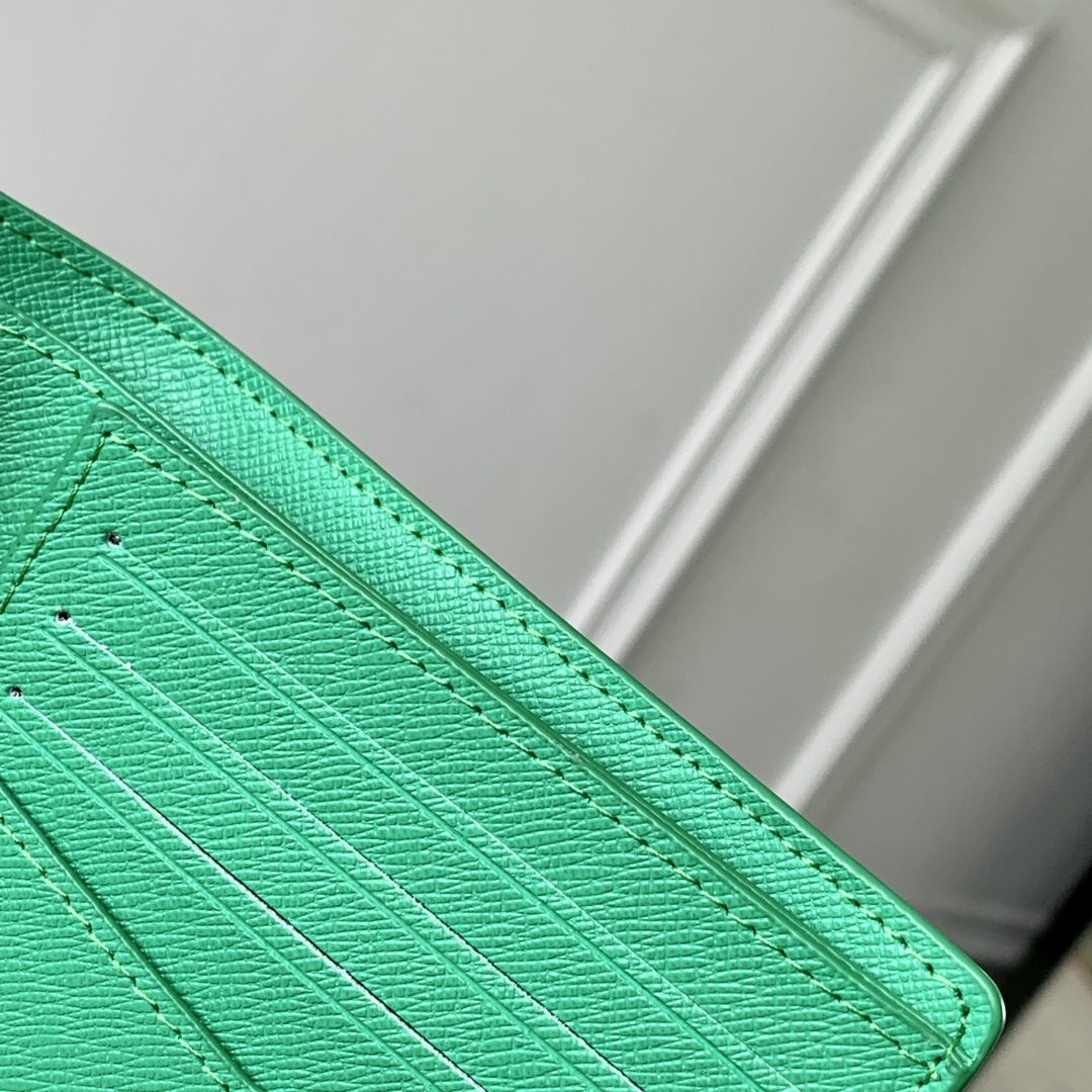 l0vis Vvtt0n slender wallet-m14878-8.5 x 2 x 11cm