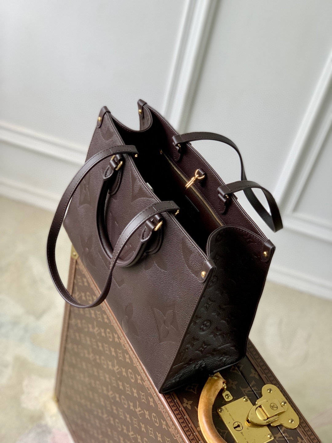 l0vis Vvtt0n onthego handbag-35*27*14cm