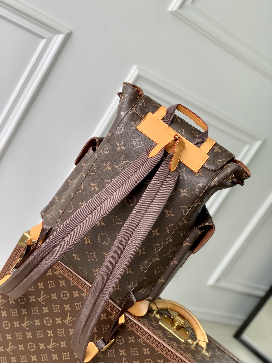 l0vis Vvtt0n christopher backpack m24428-38 x 44 x 12.5cm