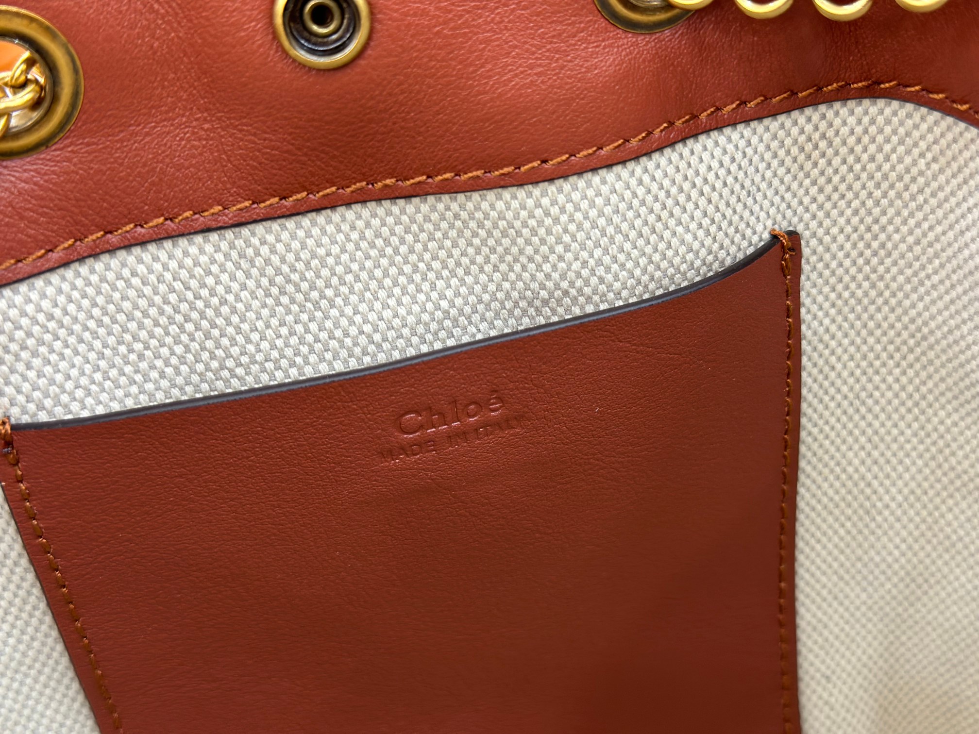Ch10é bracelet backpack in grained leather-22*20*10.5cm
