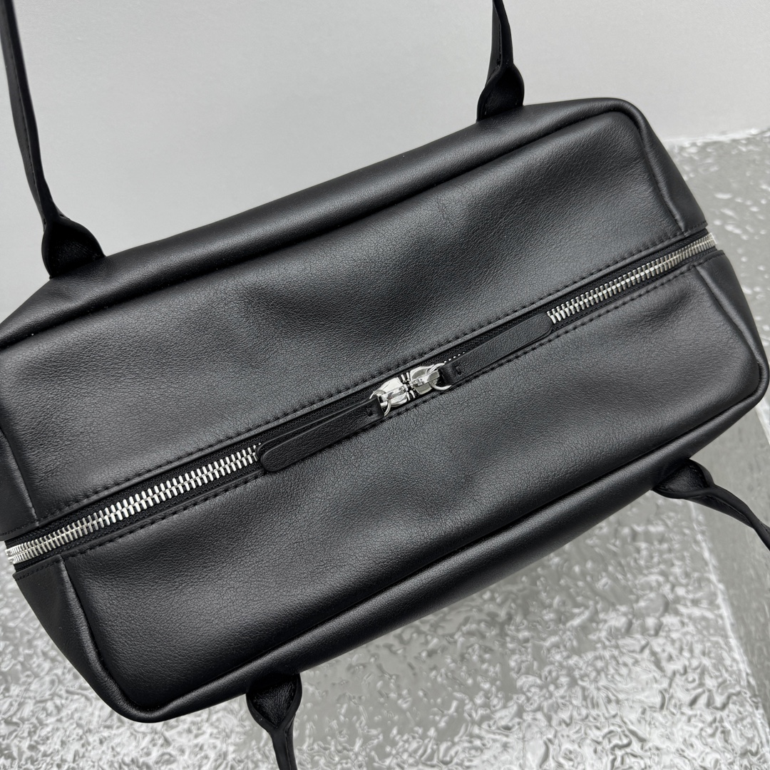 The R0w henri bag-30*24*15.5cm