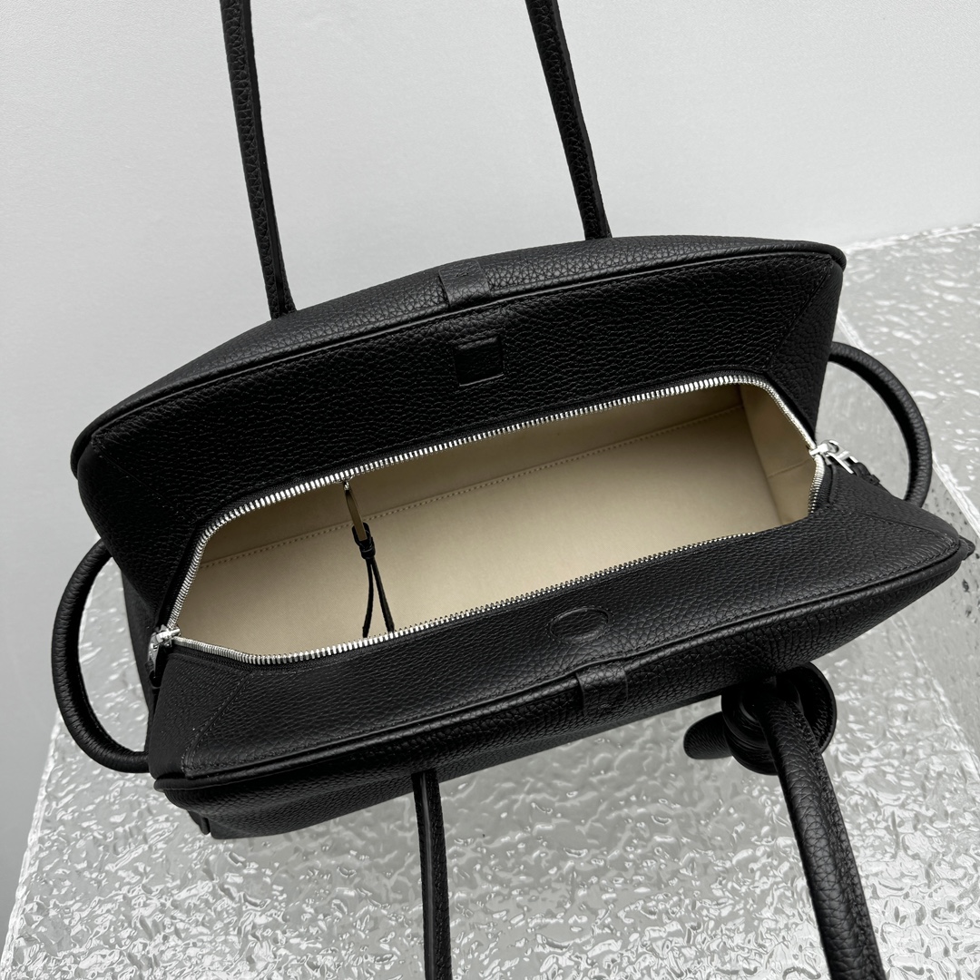 Ja*qvemvs le turismo bag-39*23*17cm