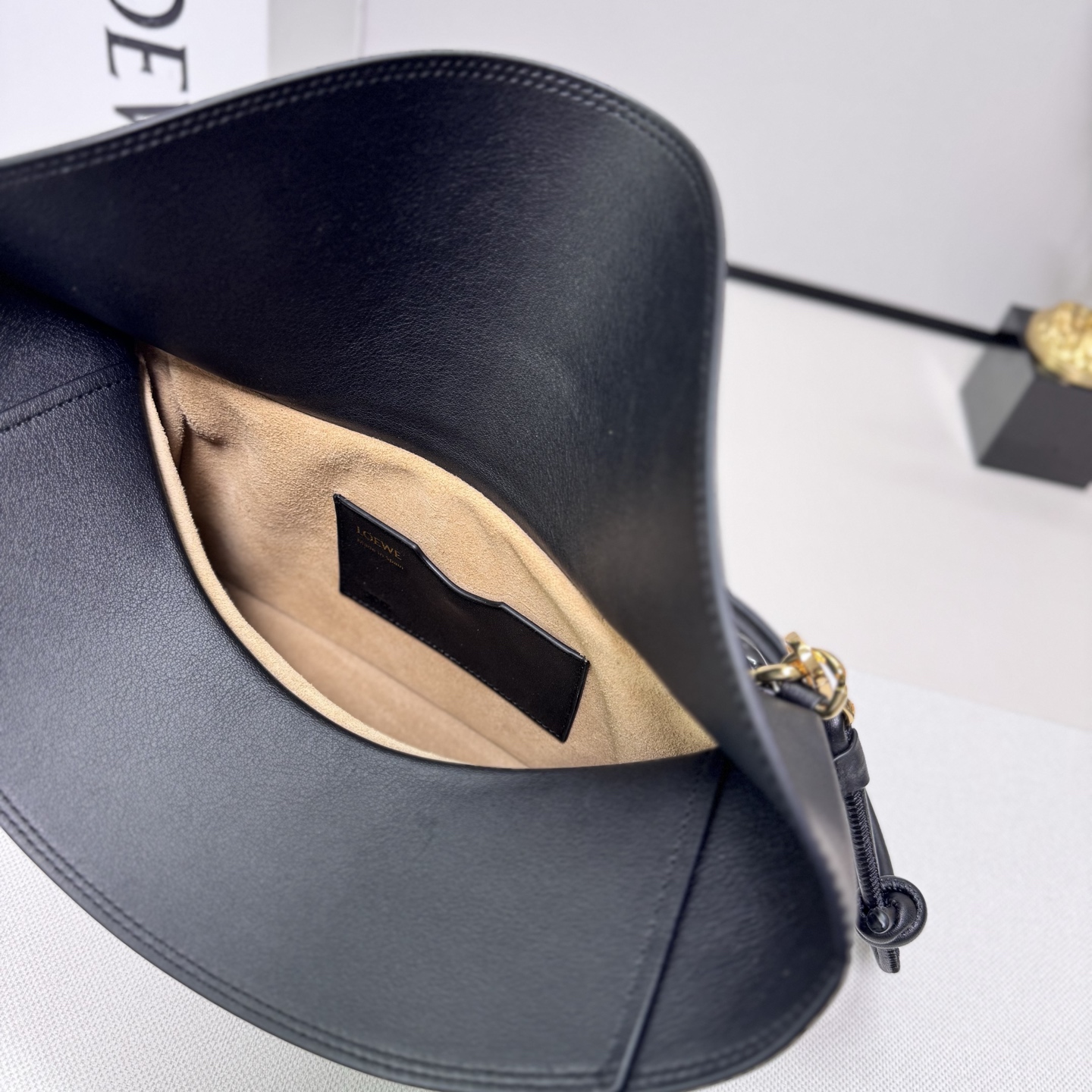 Lowee Ola Chain-Link Shoulder Bag-26*18*13CＭ