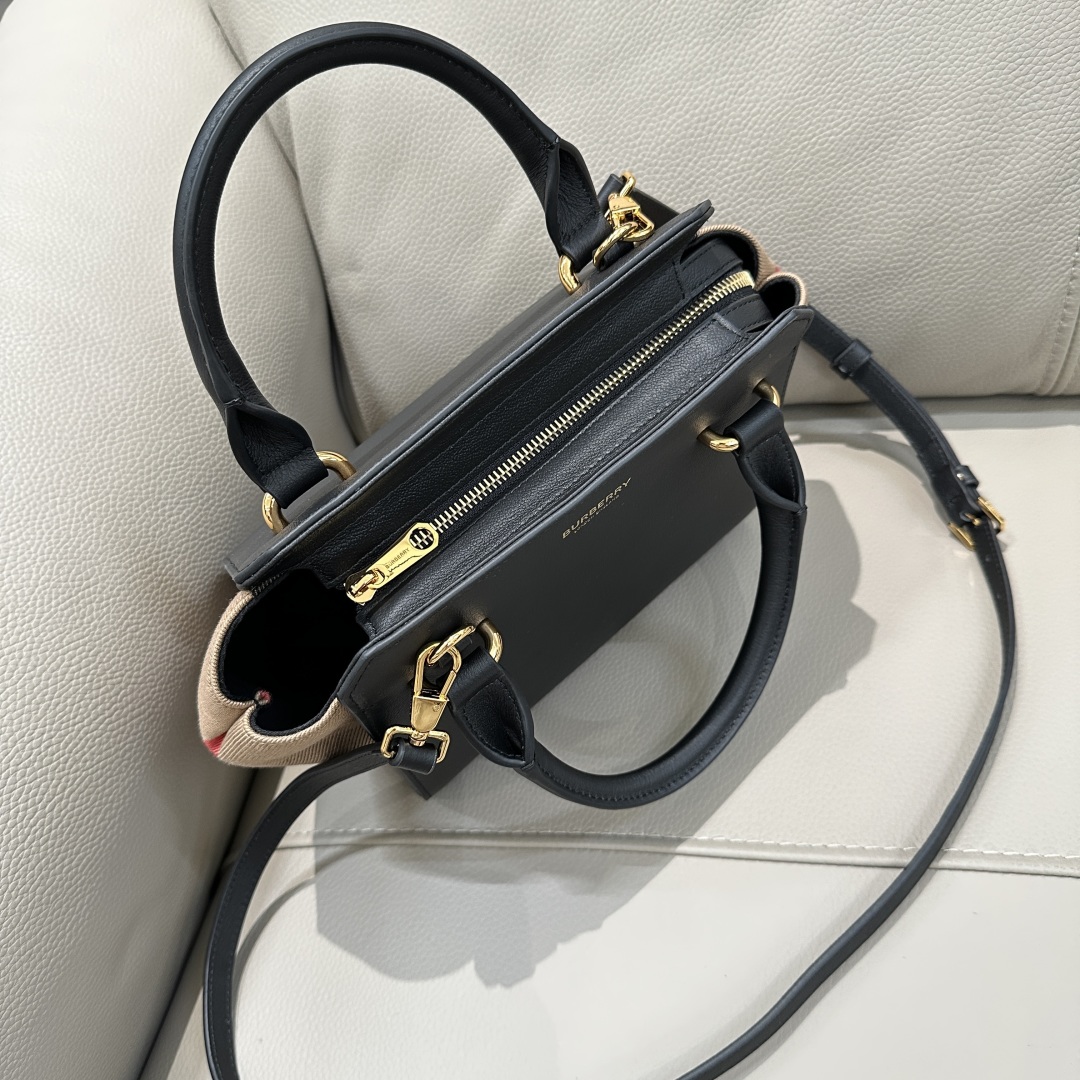 Bv*b*rry canvas & leather tote-21/20/13cm