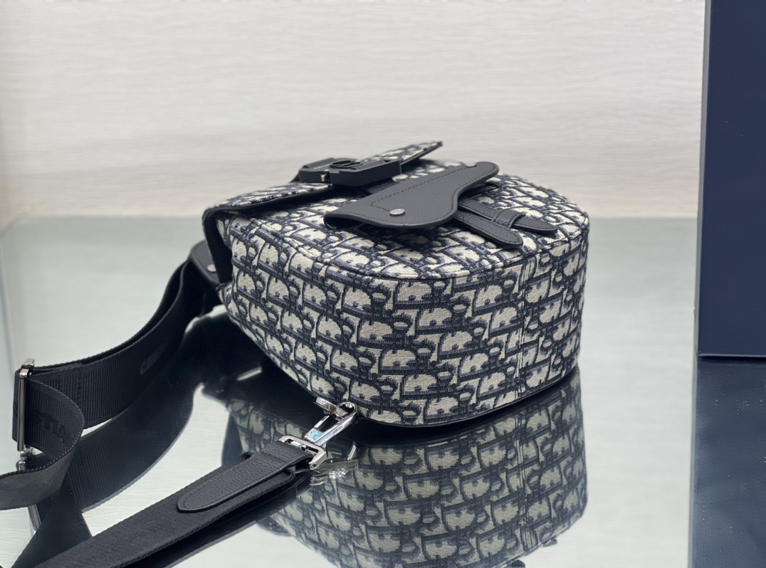 Diro Gallop Sling Bag Black Grained Calfskin-19*27.5*11.5CM