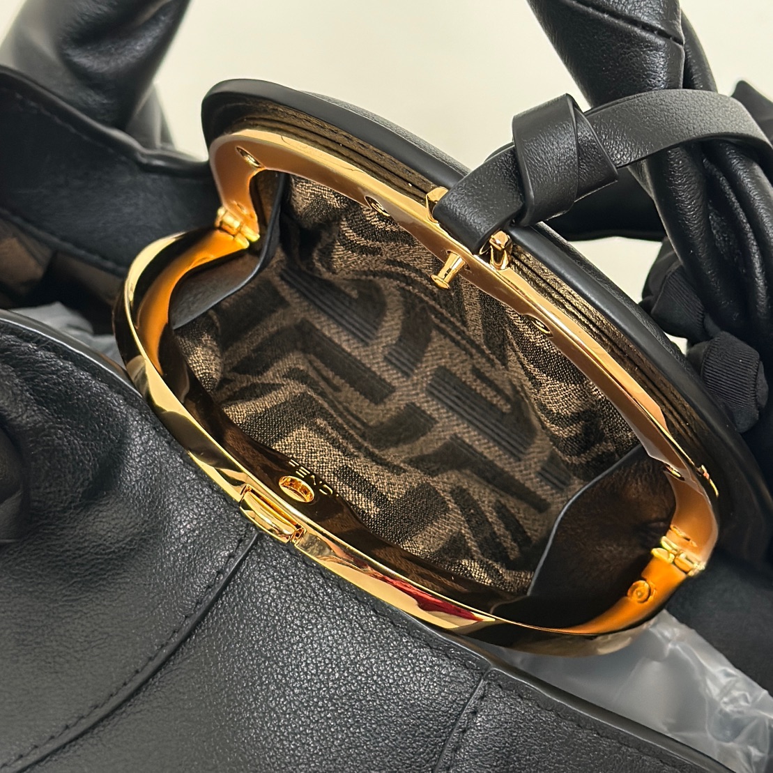 F**di Spy Bag -32*12*18CM