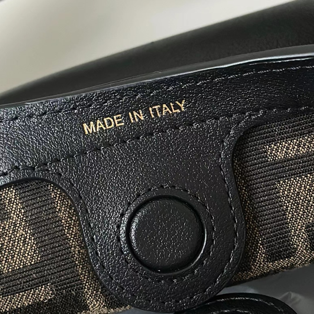 F**di Spy Bag -32*12*18CM