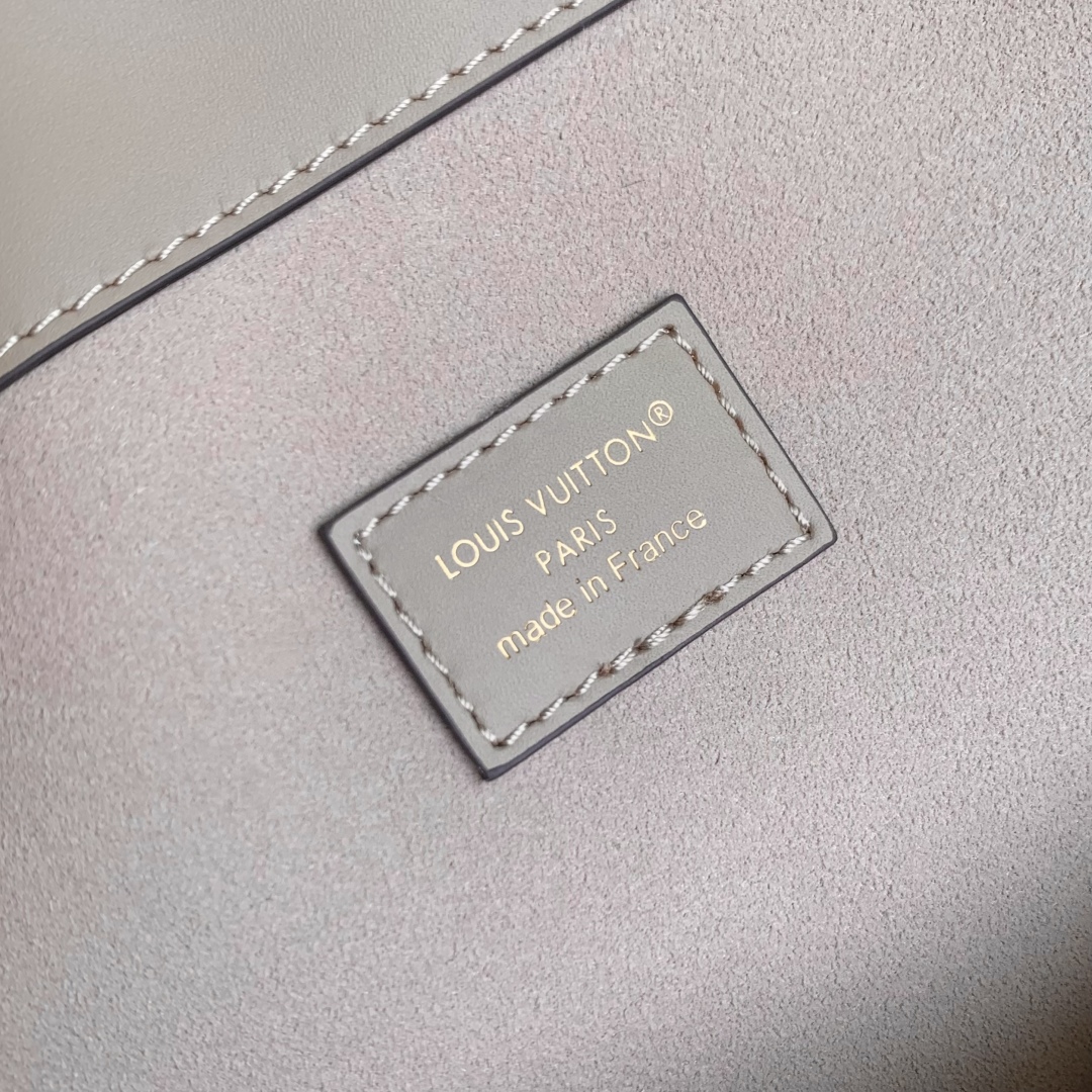 l0vis Vvtt0n avenue mm-m25575-38.5 x 24 x 15cm