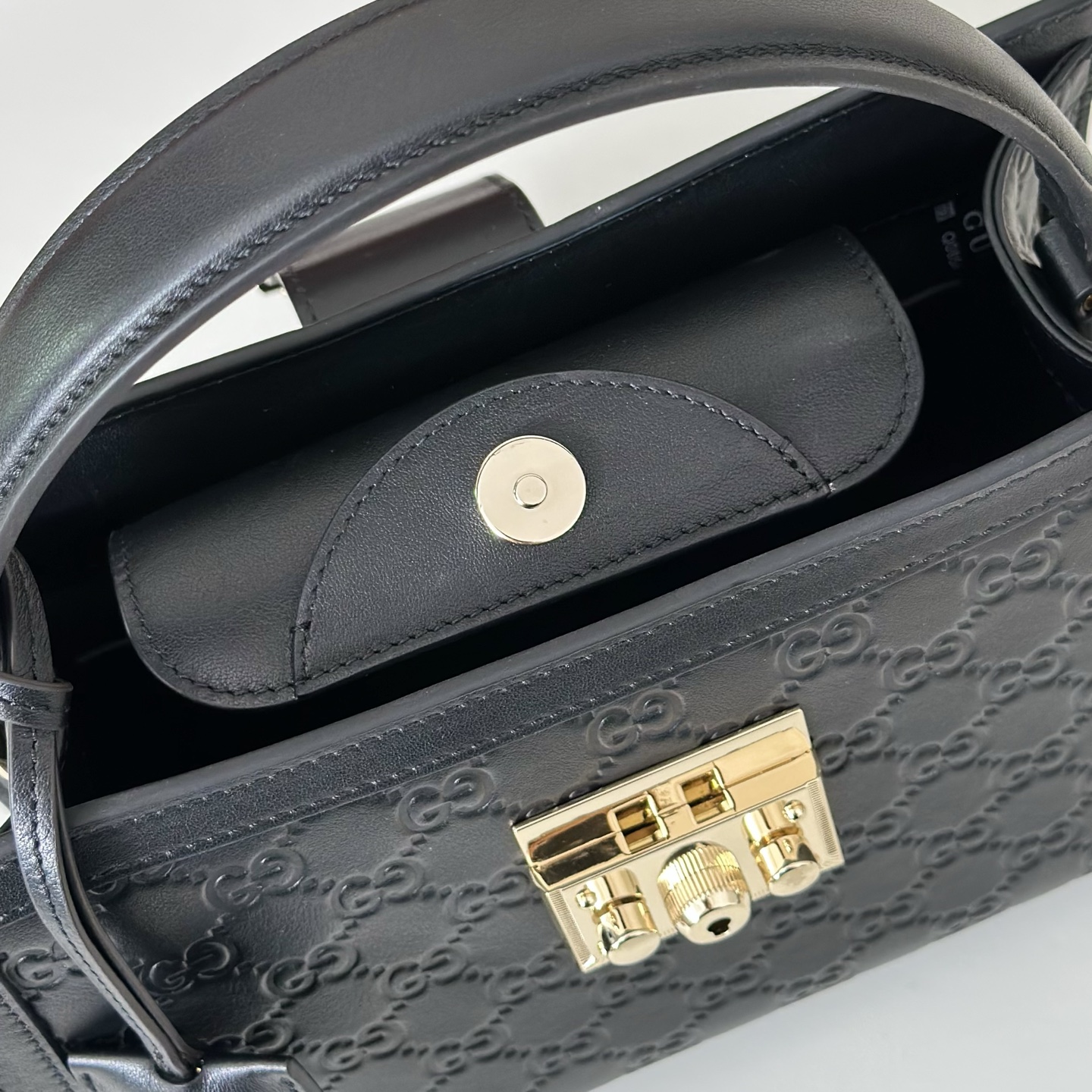 Gvc*1 padlock tote bag-25.5*17.5*10cm
