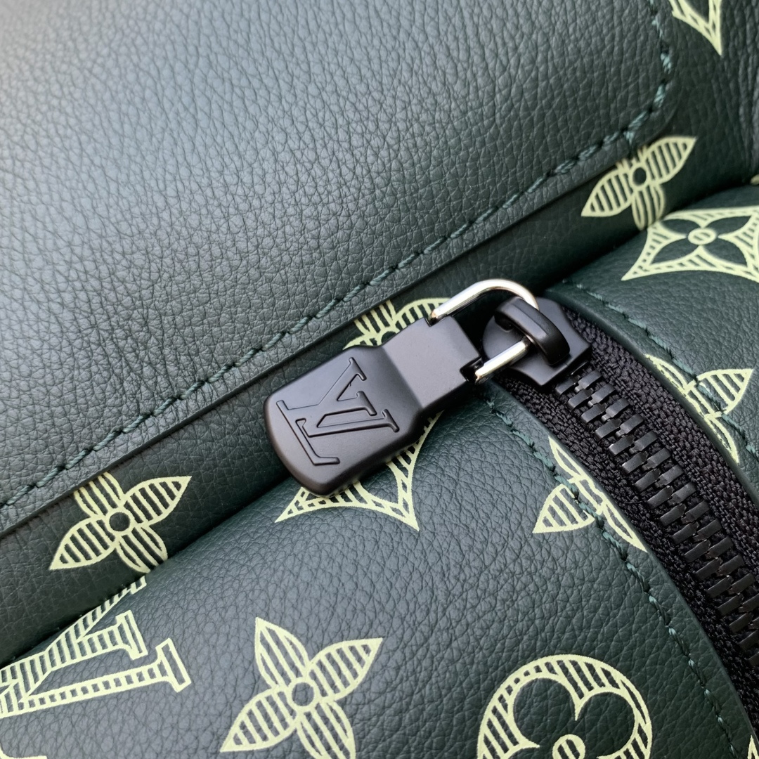 l0vis Vvtt0n discovery backpack-30*40*20cm
