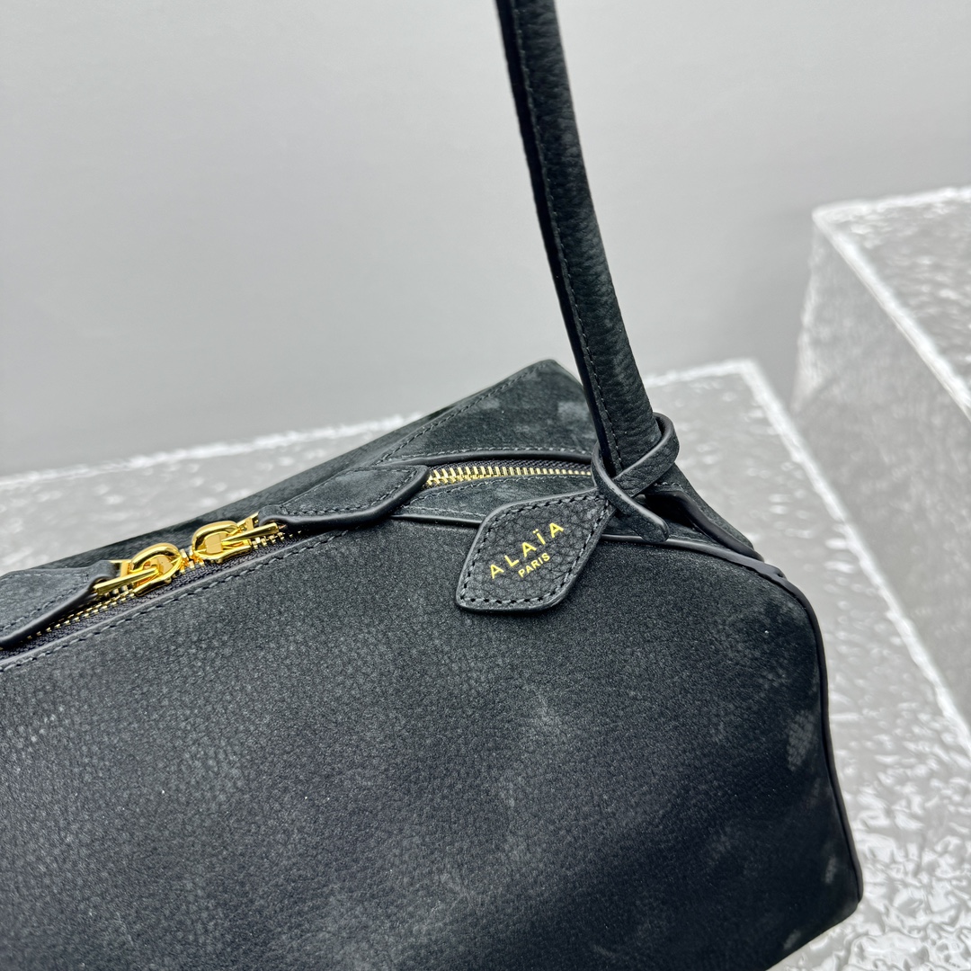 ALAÏA Le Bulldog medium Nubuck Shoulder Bag-32*17*15CM
