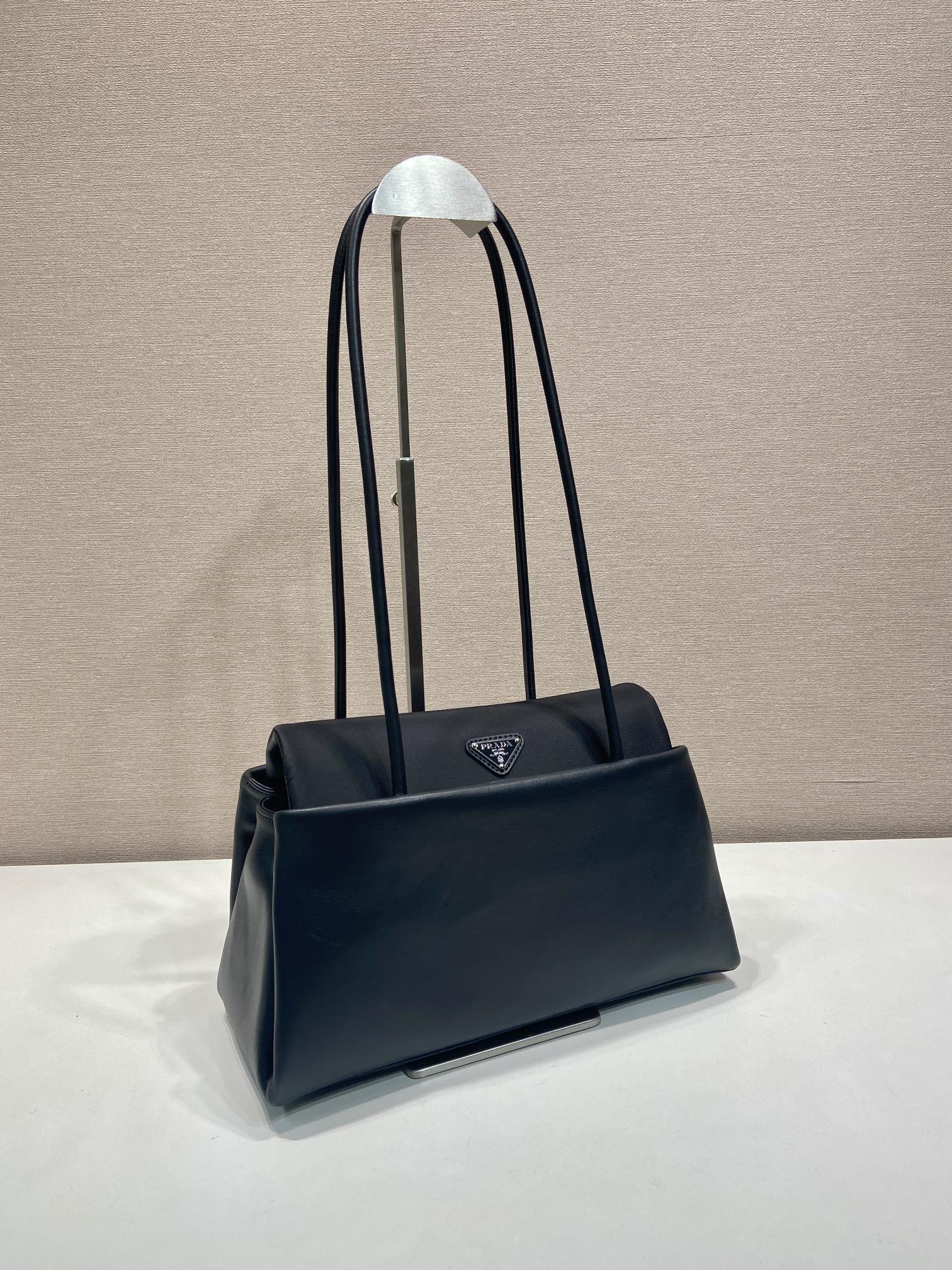 Pra*a Black Passage Medium Leather Bag-1BA495-28*14.5*12cm