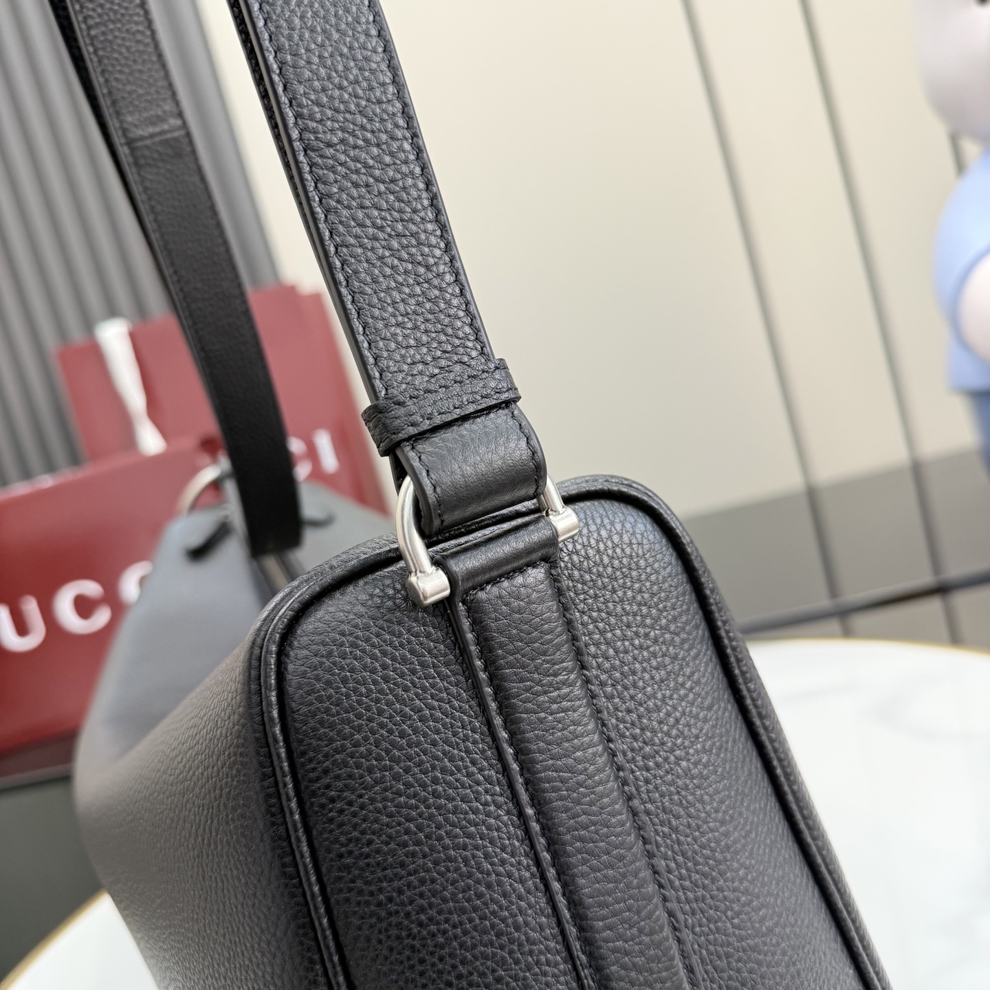 Gv*c*i Grained Leather Crossbody Bag-44*21*15CM