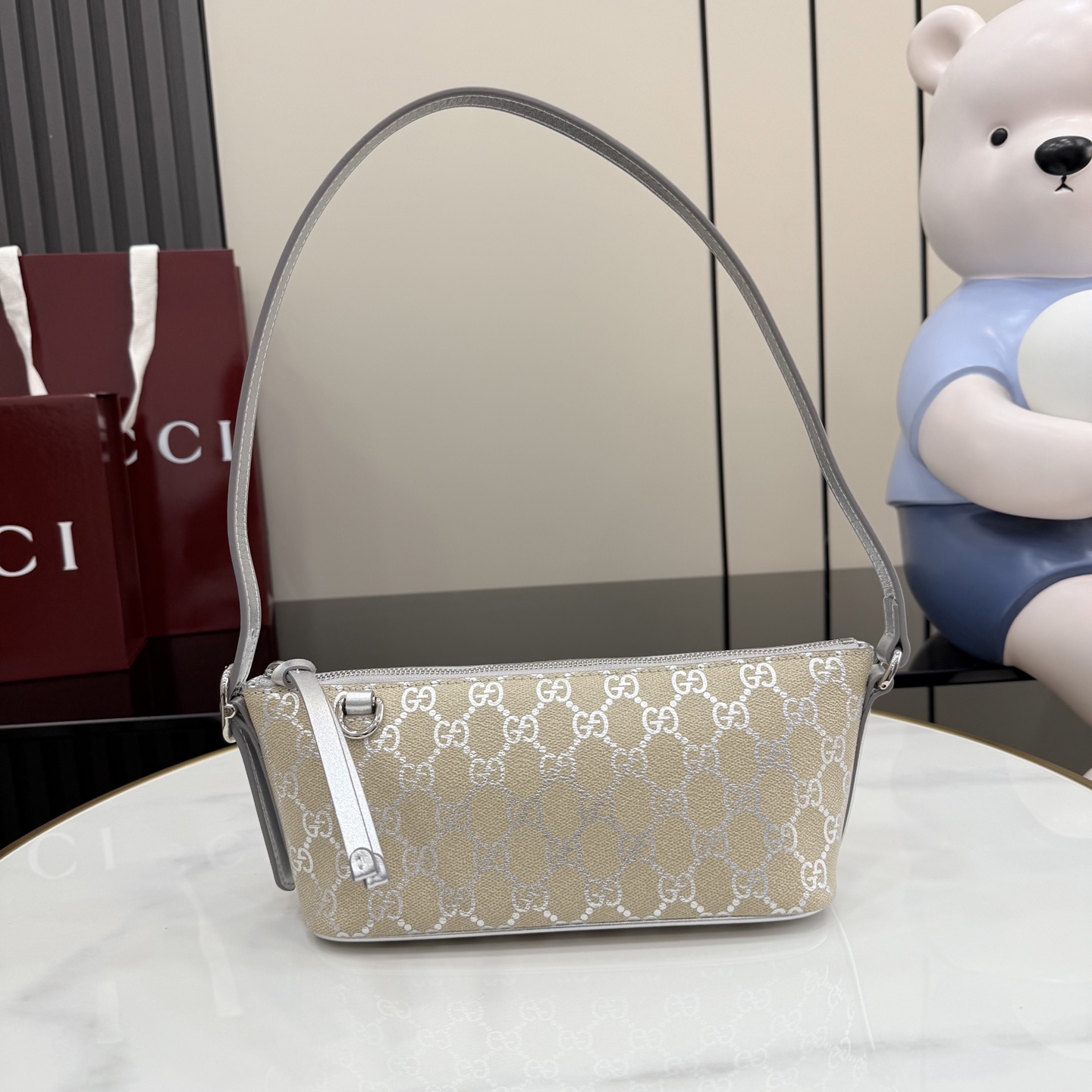 GG Emblem Small Shoulder Bag-22*10.5*9CM