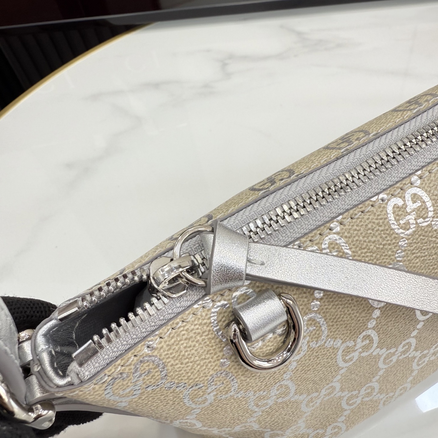 GG Emblem Small Shoulder Bag-22*10.5*9CM