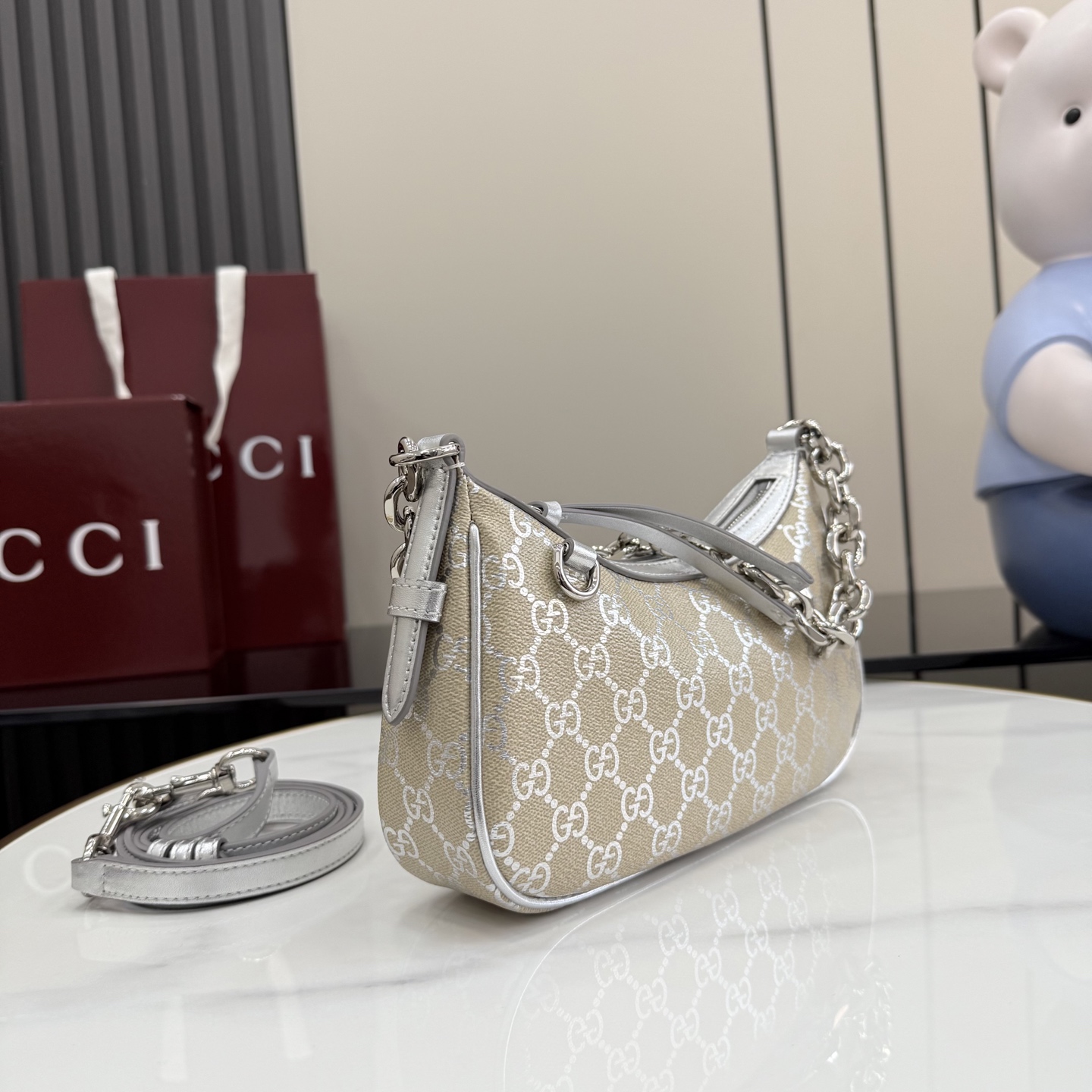 GG Emblem Small Shoulder Bag-24*16.5*5.5CM