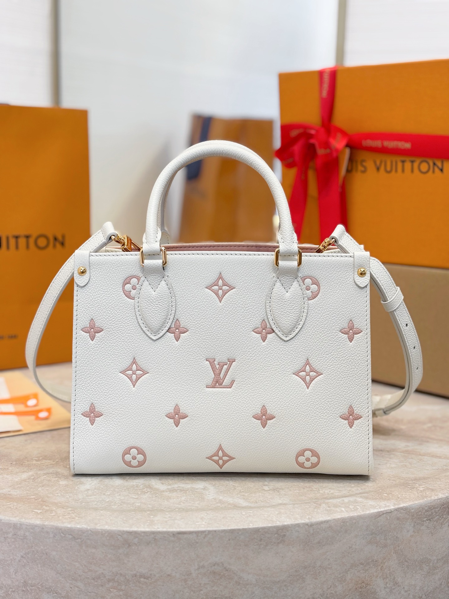 L0vis Vvtt0n OnTheGo Monogram Bold Handbag-M14576-19 x 11.5 x 25CM