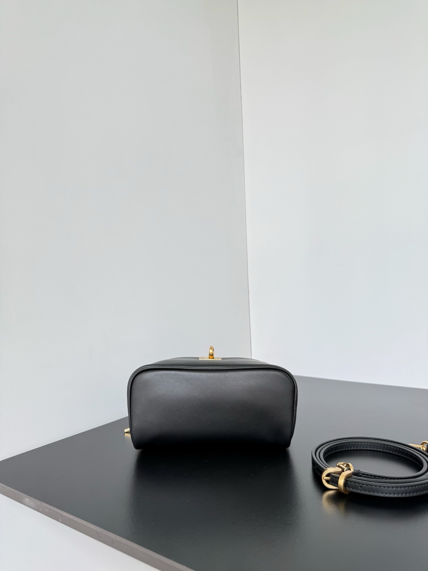 Balenc*iaga Rodeo Vanity Crossbody Bag-18*12.9*8.3CM