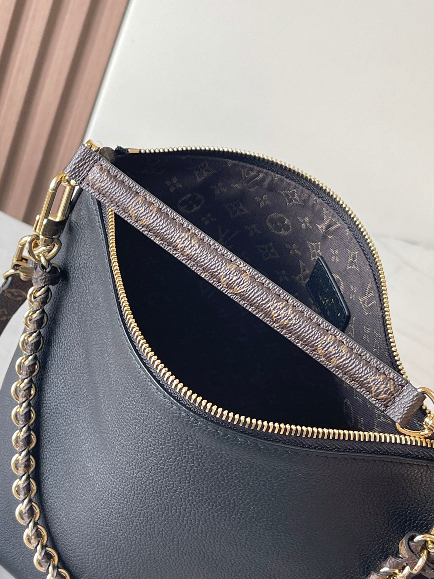 L0vis Vvtt0n Multipass - Handbags-26*10*30CMCM