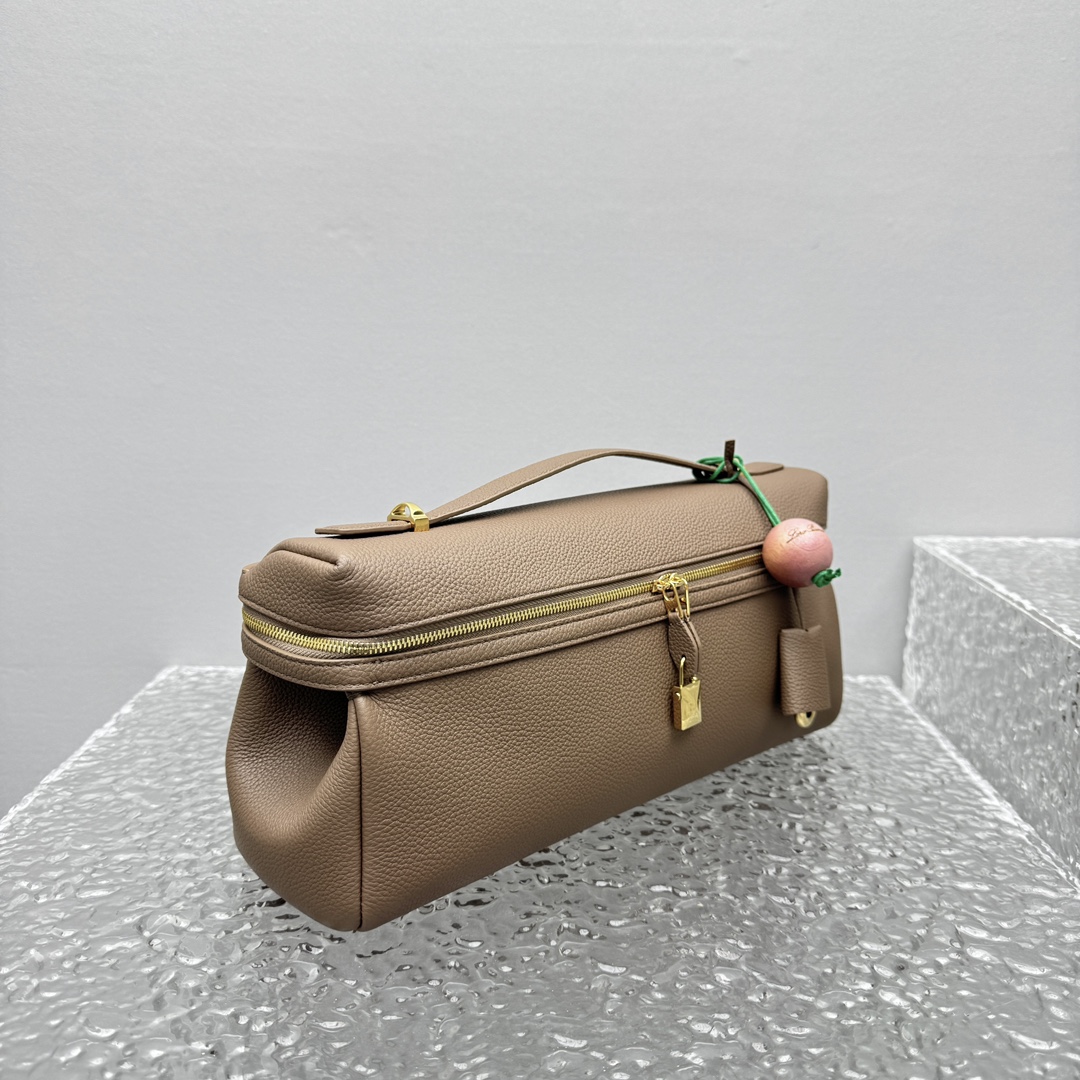 L0r0 P1ana Extra Softy Bag L33-33*14*9CM