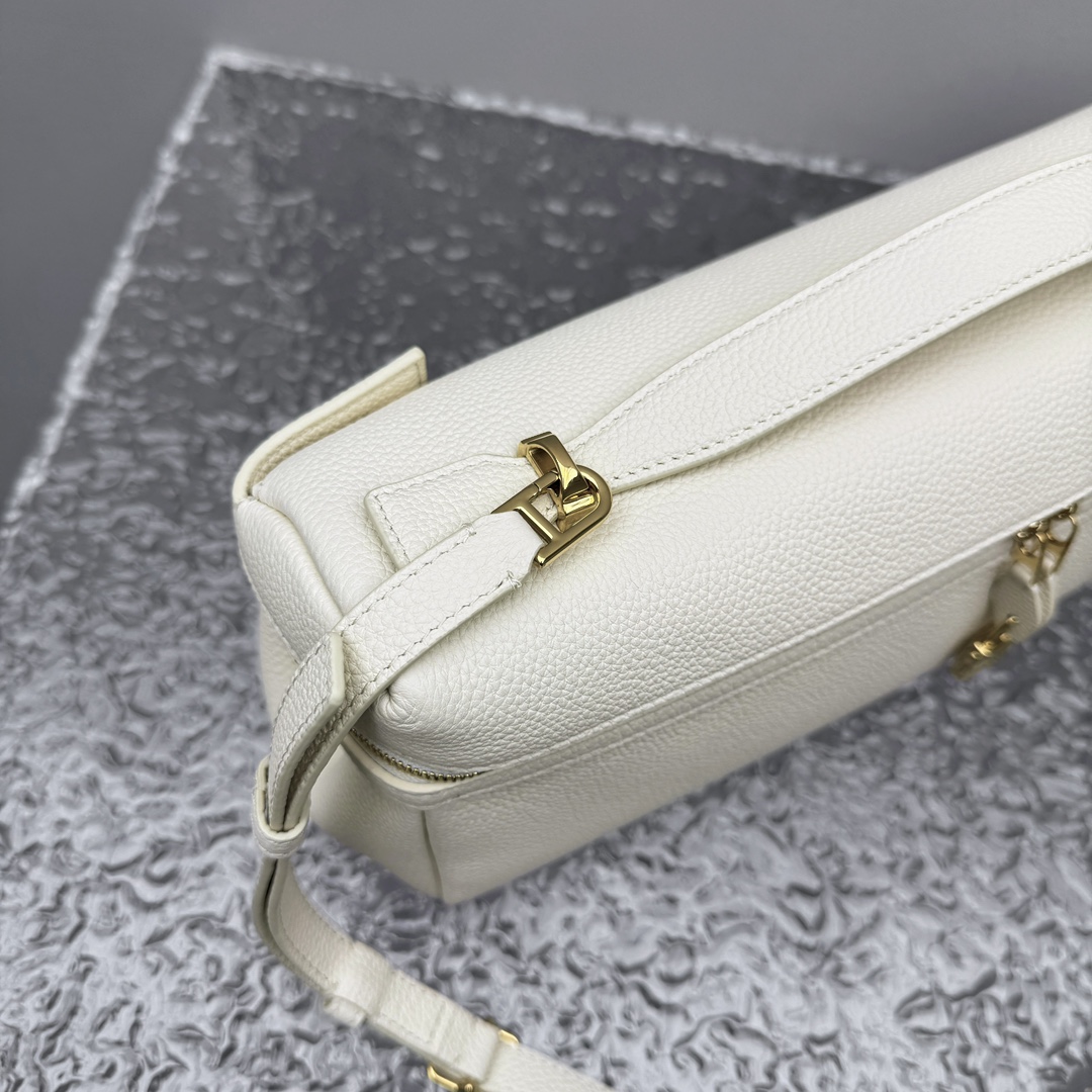 L0r0 P1ana Extra Softy Bag L33-33*14*9CM