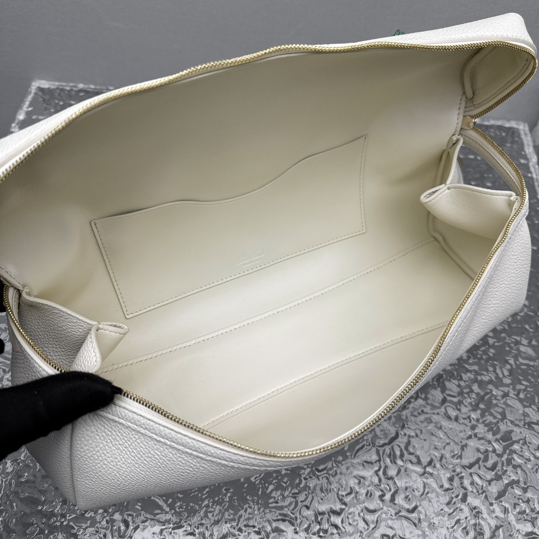L0r0 P1ana Extra Softy Bag L33-33*14*9CM