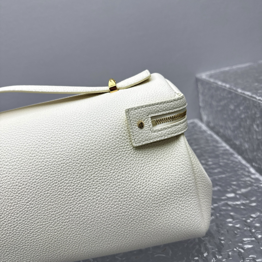 L0r0 P1ana Extra Softy Bag L33-33*14*9CM
