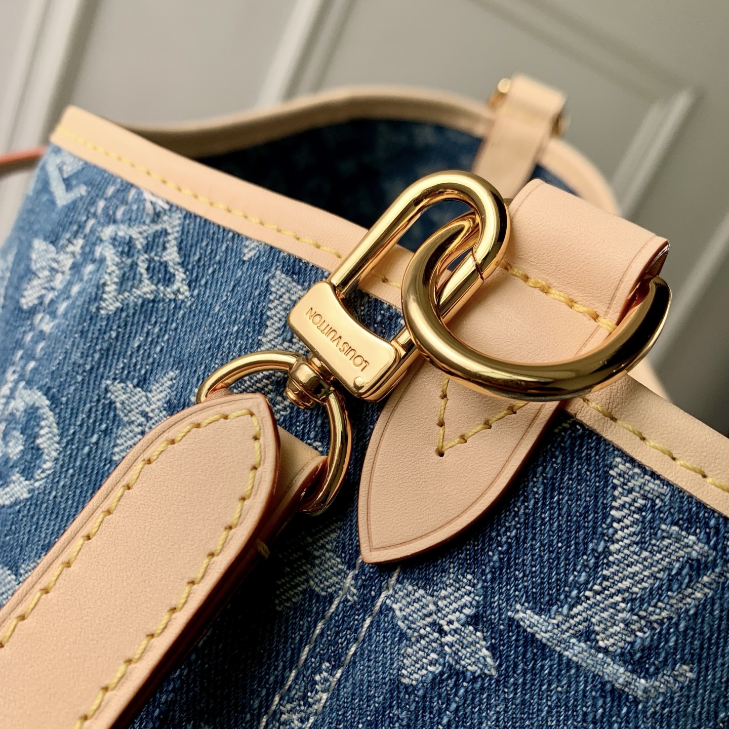L0vis Vvtt0n Carryall Cargo PM Monogram Denim-33.5 x 23 x 15CM