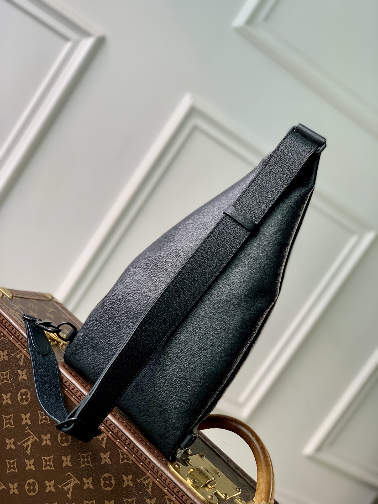 L0vis Vvtt0n Duo Shoulder Bag M28399-20 x 42 x 6CM