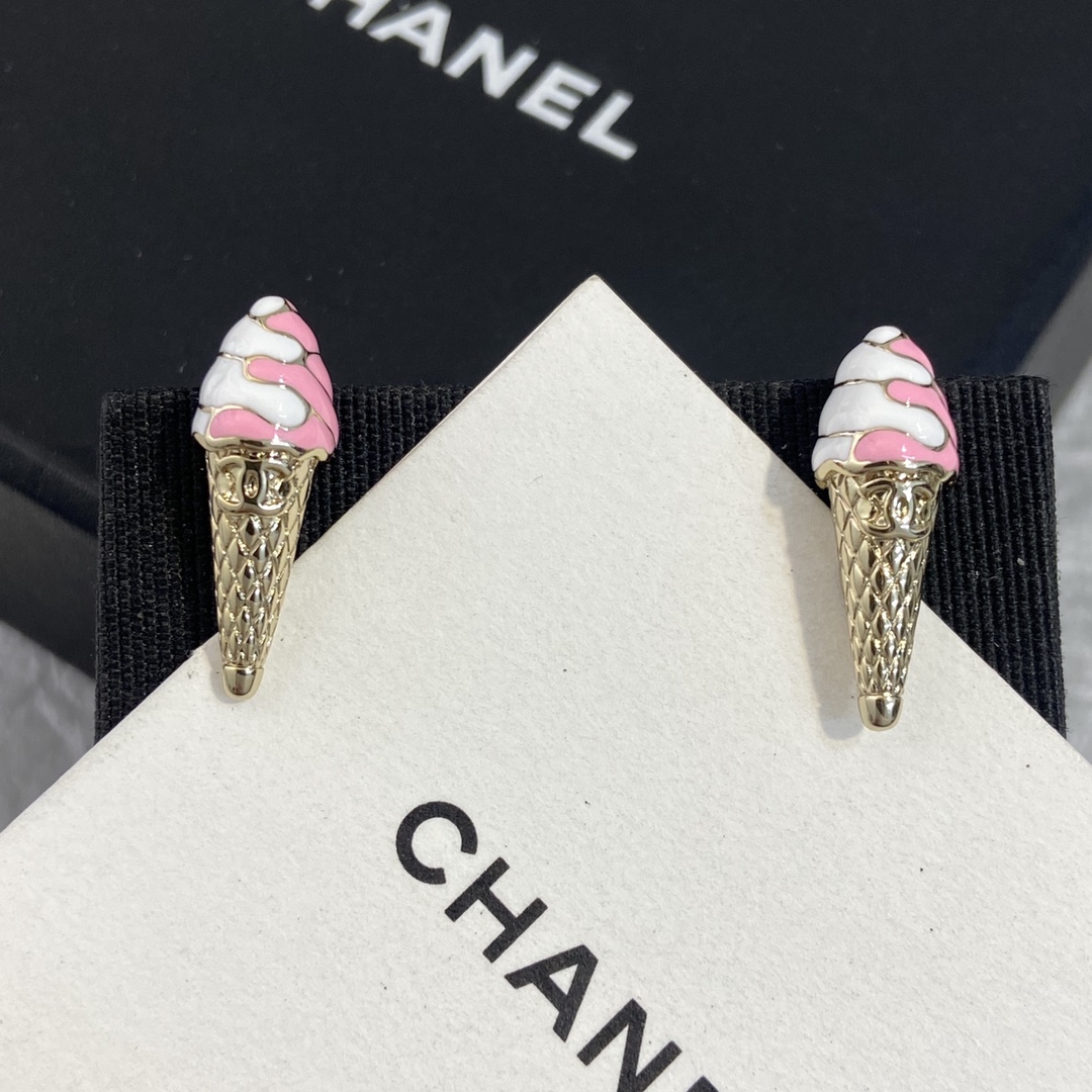 Ch@nel Earring