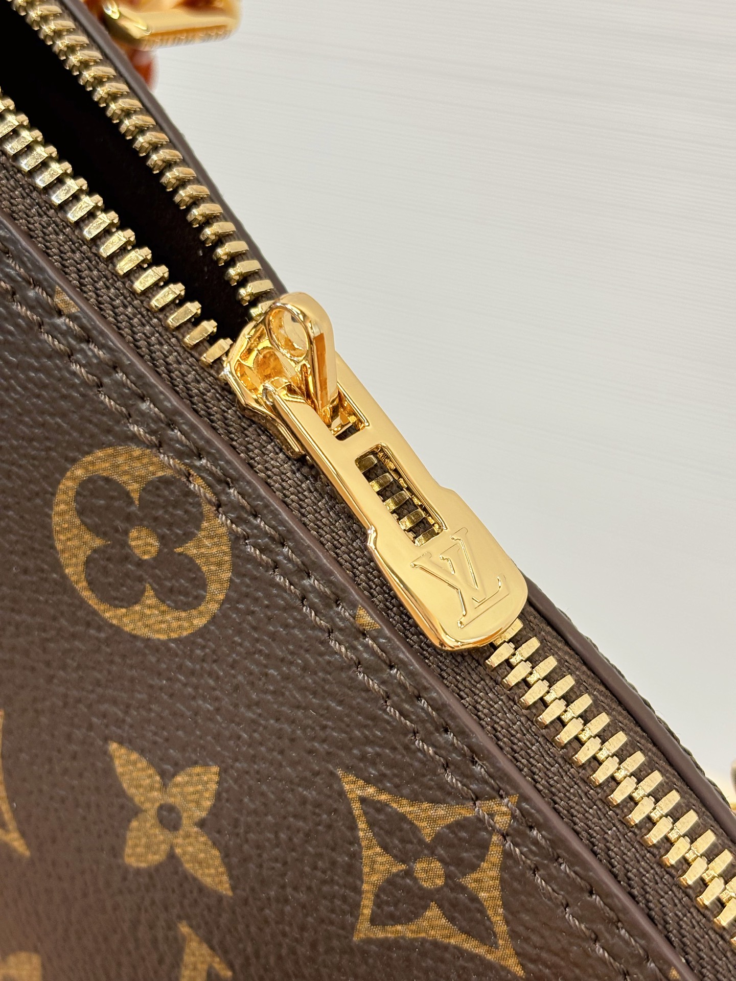 Lo*uis Vvtt0n Squire East West Monogram - Women - Handbags-M28953-29x14x8CM