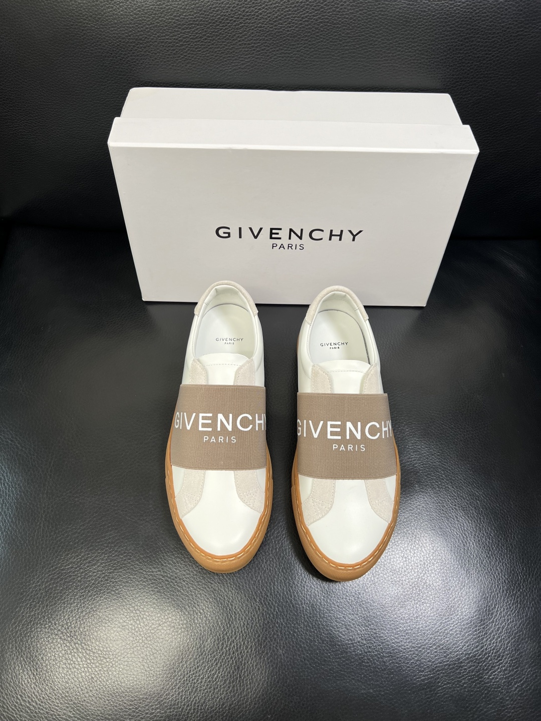 Gienvchy Sneakers
