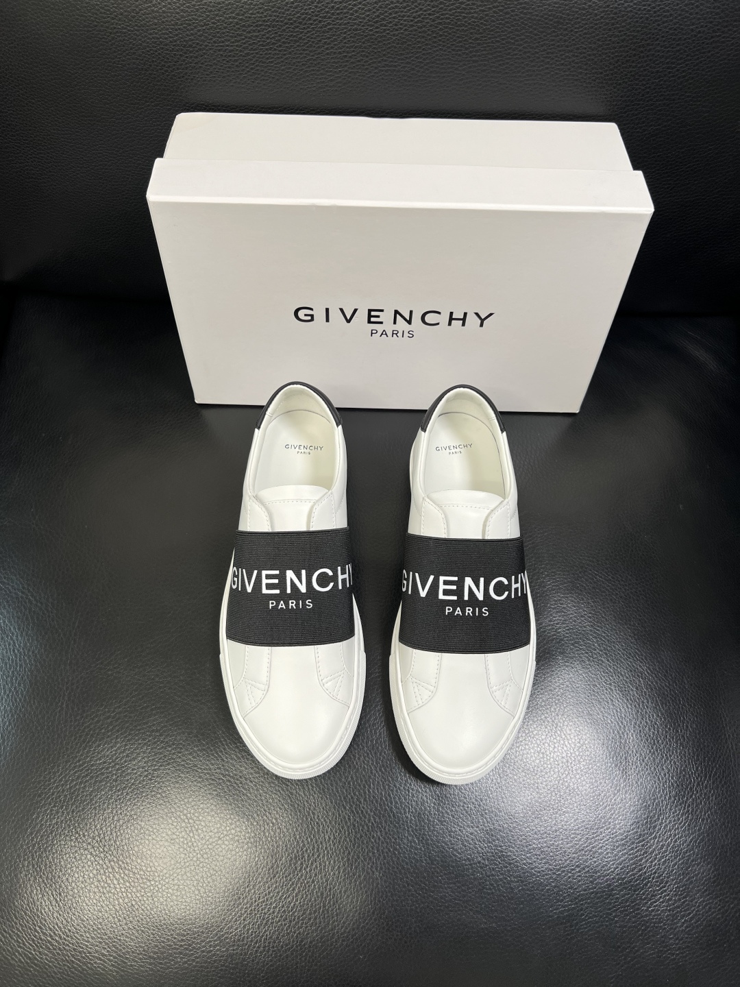 Gienvchy Sneakers