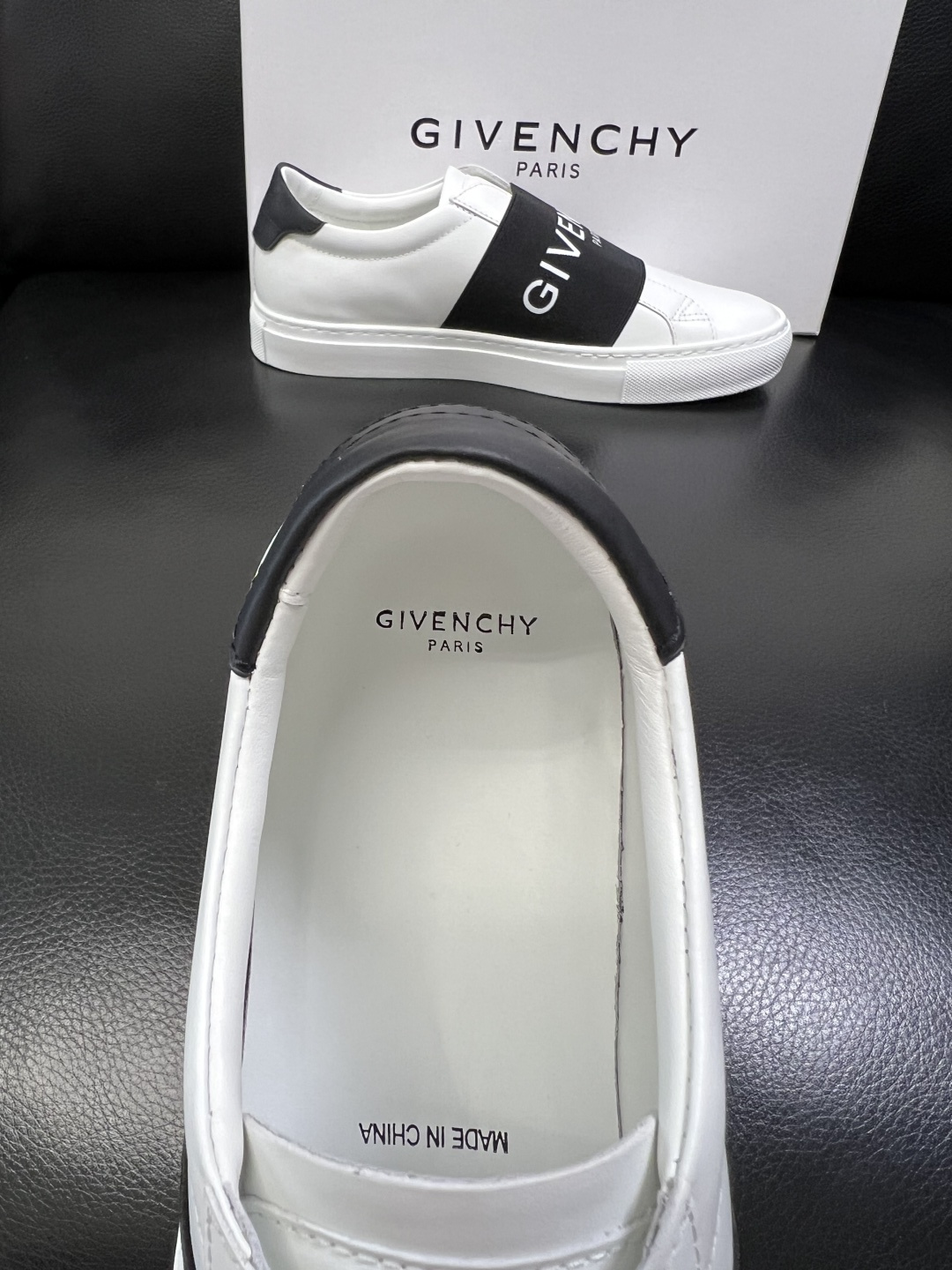 Gienvchy Sneakers